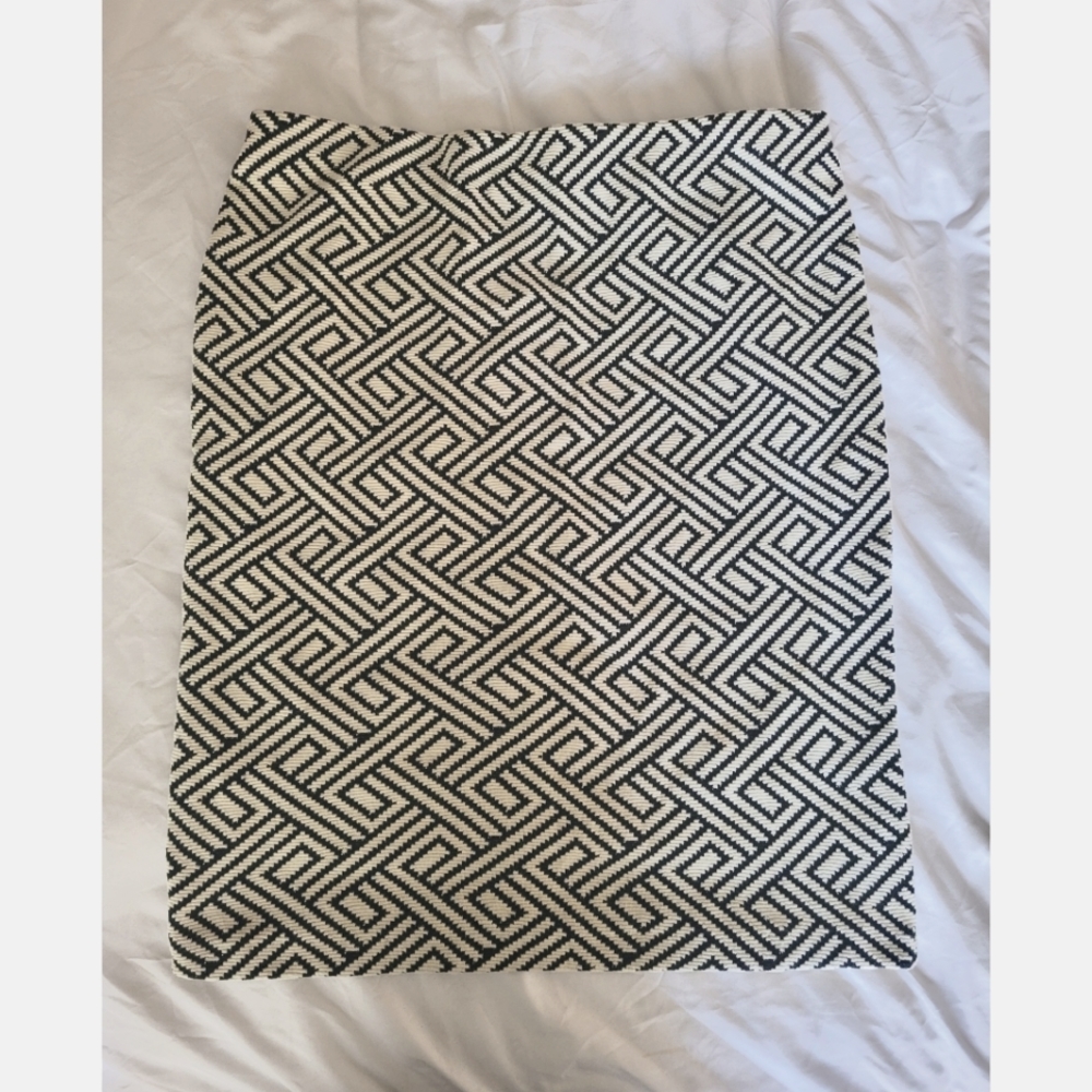 🖤 New WOT pencil skirt